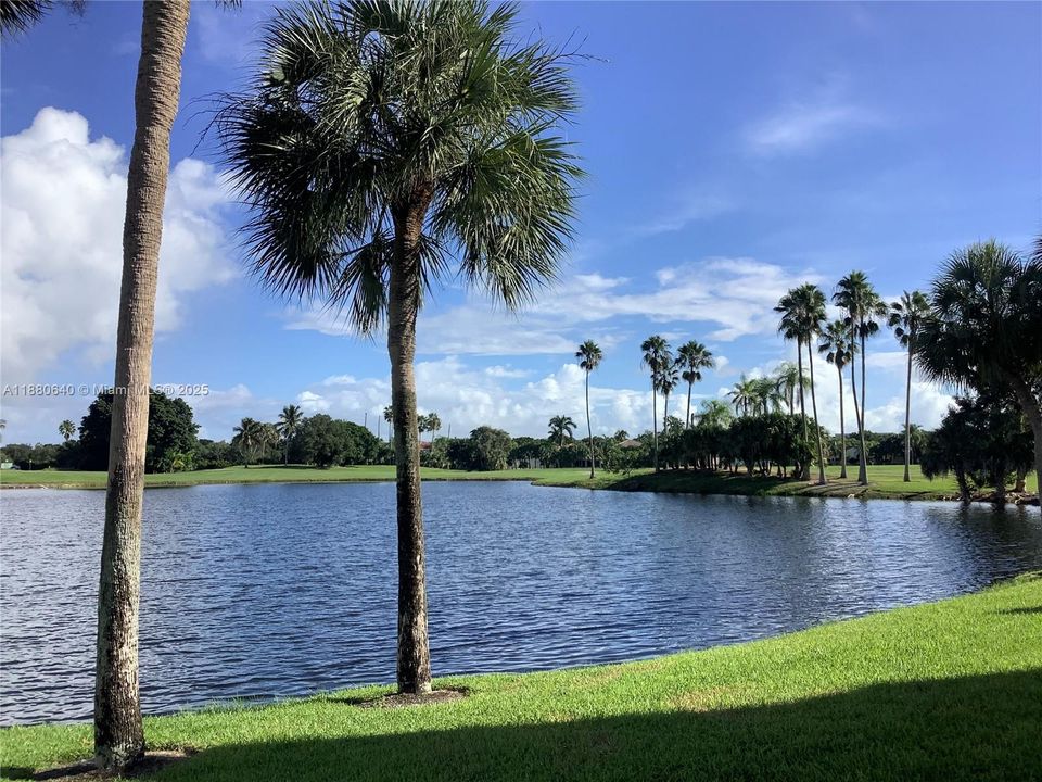 For Sale: $299,000 (2 beds, 2 baths, 1235 Square Feet)