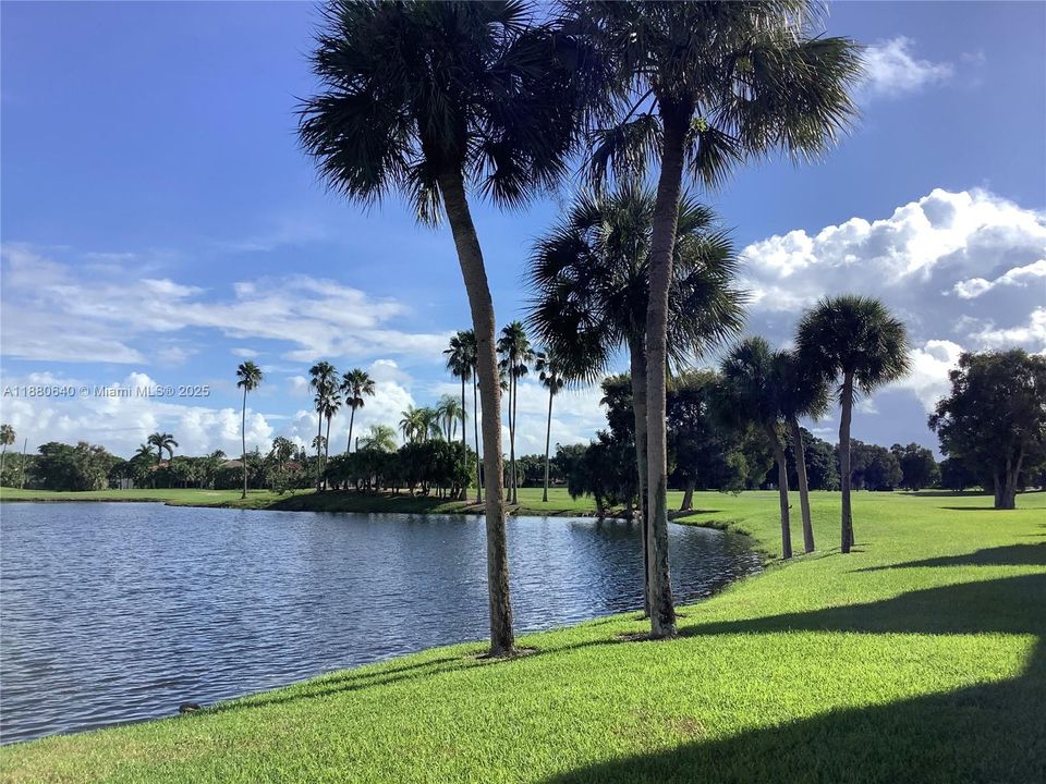 For Sale: $299,000 (2 beds, 2 baths, 1235 Square Feet)