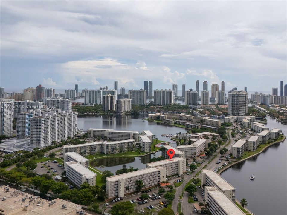 待售: $154,000 (1 贝兹, 1 浴室, 768 平方英尺)