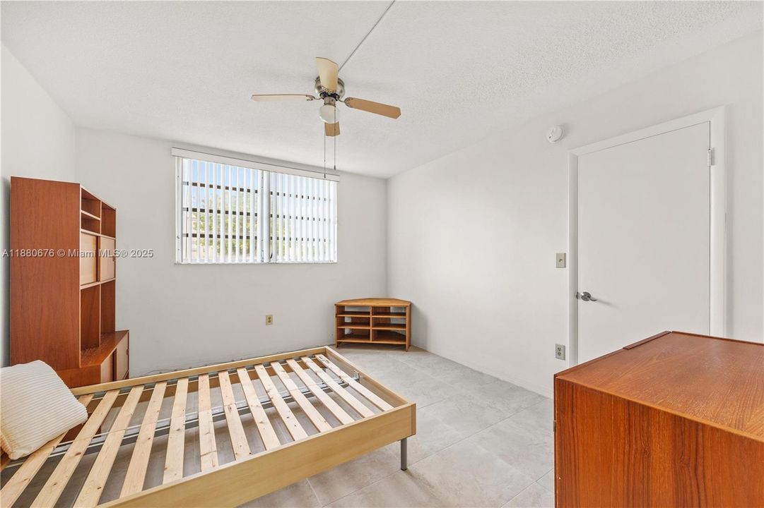 待售: $154,000 (1 贝兹, 1 浴室, 768 平方英尺)