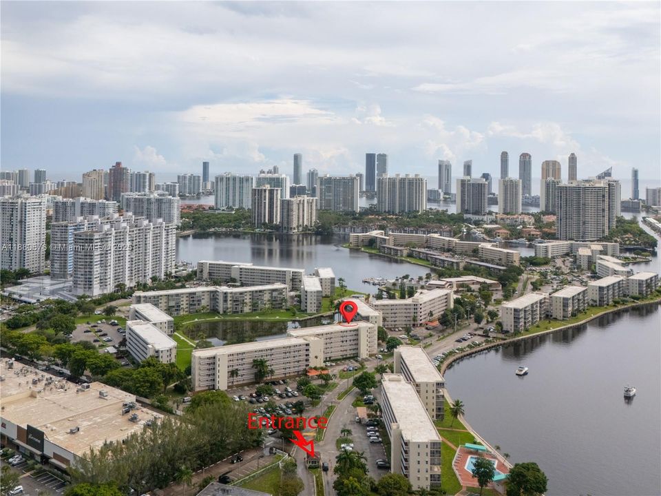 待售: $154,000 (1 贝兹, 1 浴室, 768 平方英尺)