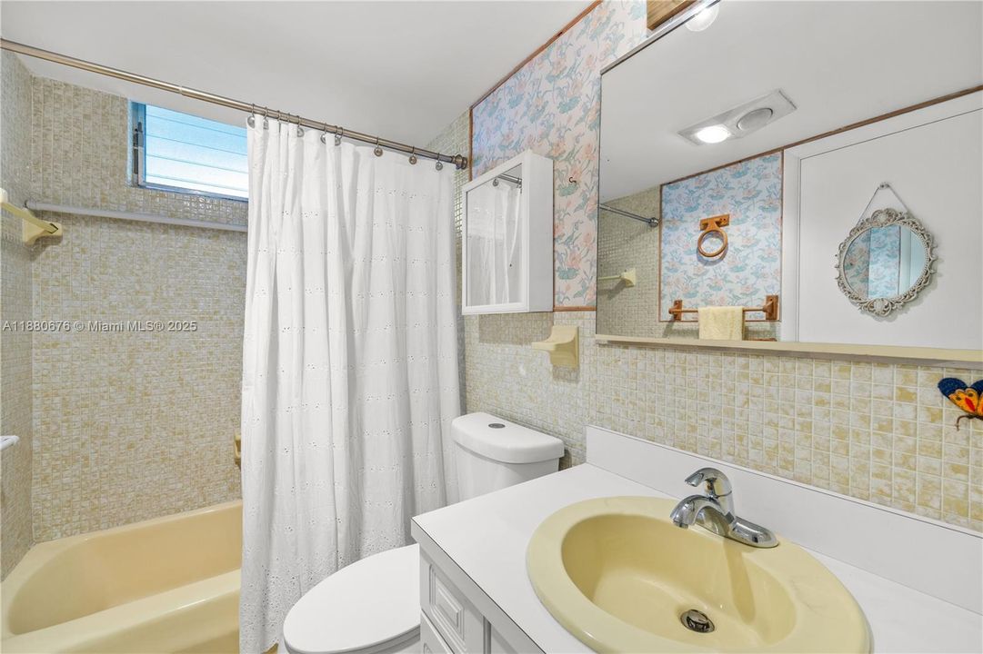 待售: $154,000 (1 贝兹, 1 浴室, 768 平方英尺)