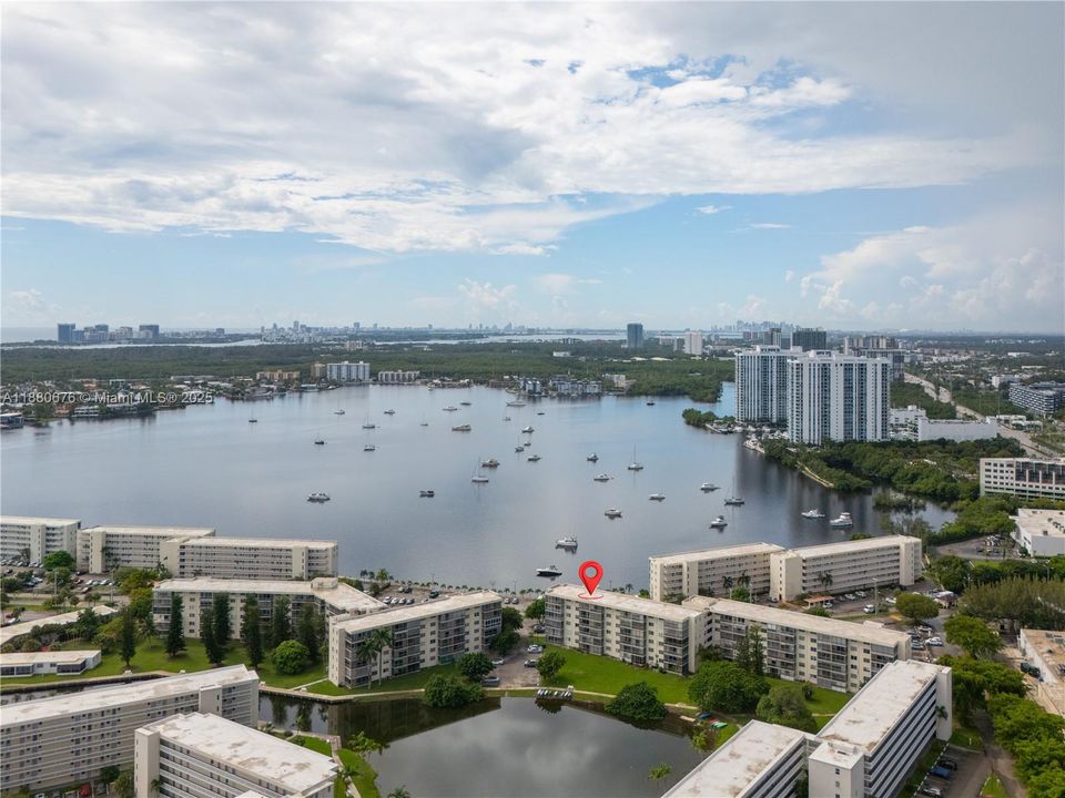 待售: $154,000 (1 贝兹, 1 浴室, 768 平方英尺)