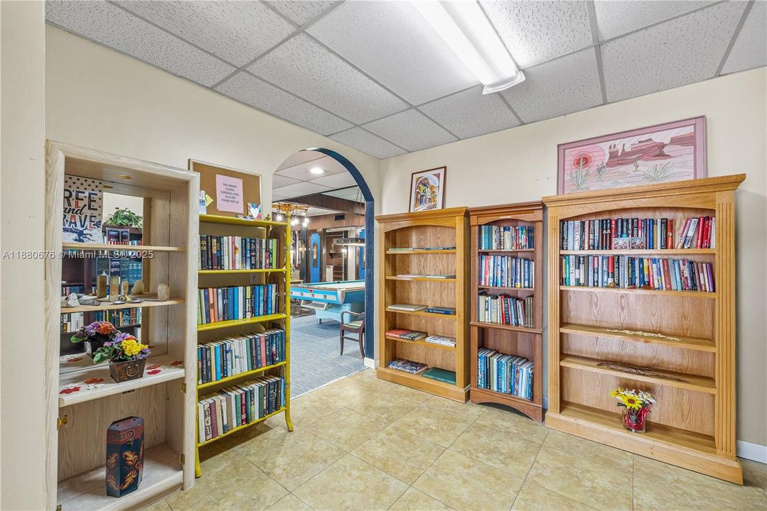 待售: $154,000 (1 贝兹, 1 浴室, 768 平方英尺)