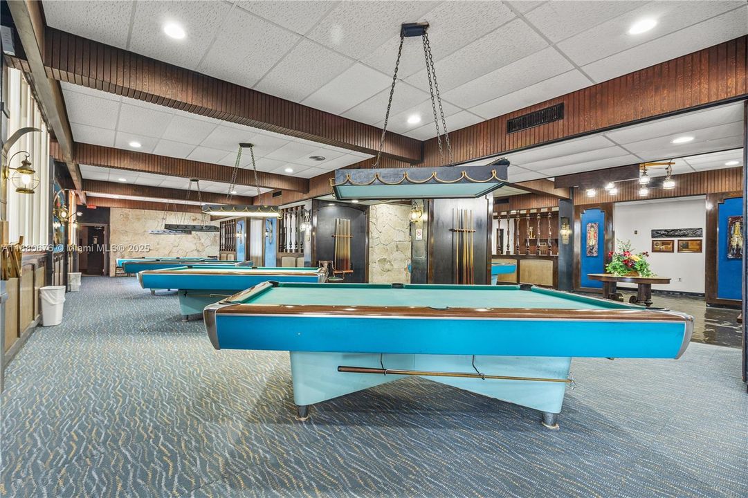 待售: $154,000 (1 贝兹, 1 浴室, 768 平方英尺)