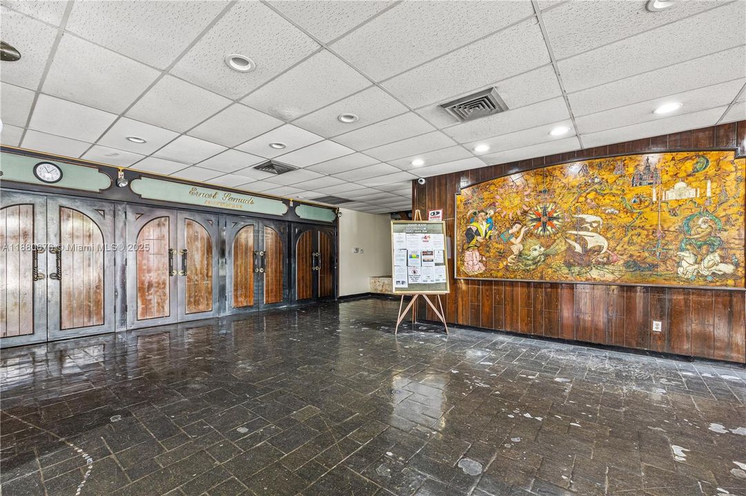 待售: $154,000 (1 贝兹, 1 浴室, 768 平方英尺)