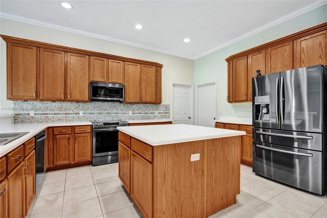 Active With Contract: $499,900 (4 beds, 3 baths, 2409 Square Feet)