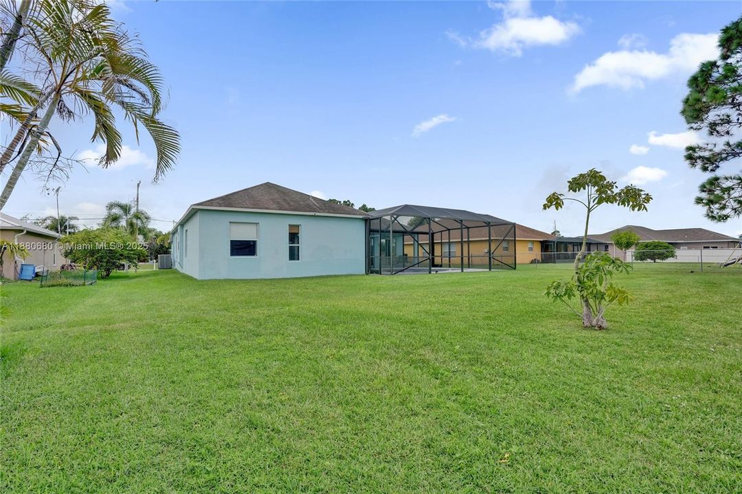 Active With Contract: $499,900 (4 beds, 3 baths, 2409 Square Feet)