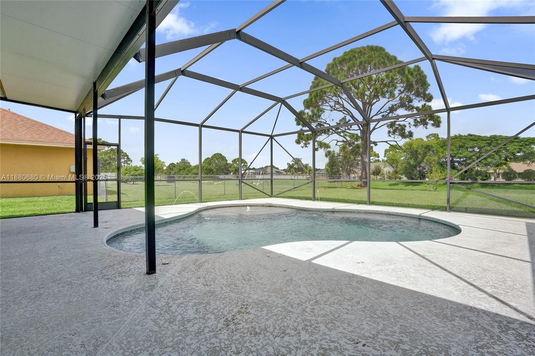 Active With Contract: $499,900 (4 beds, 3 baths, 2409 Square Feet)