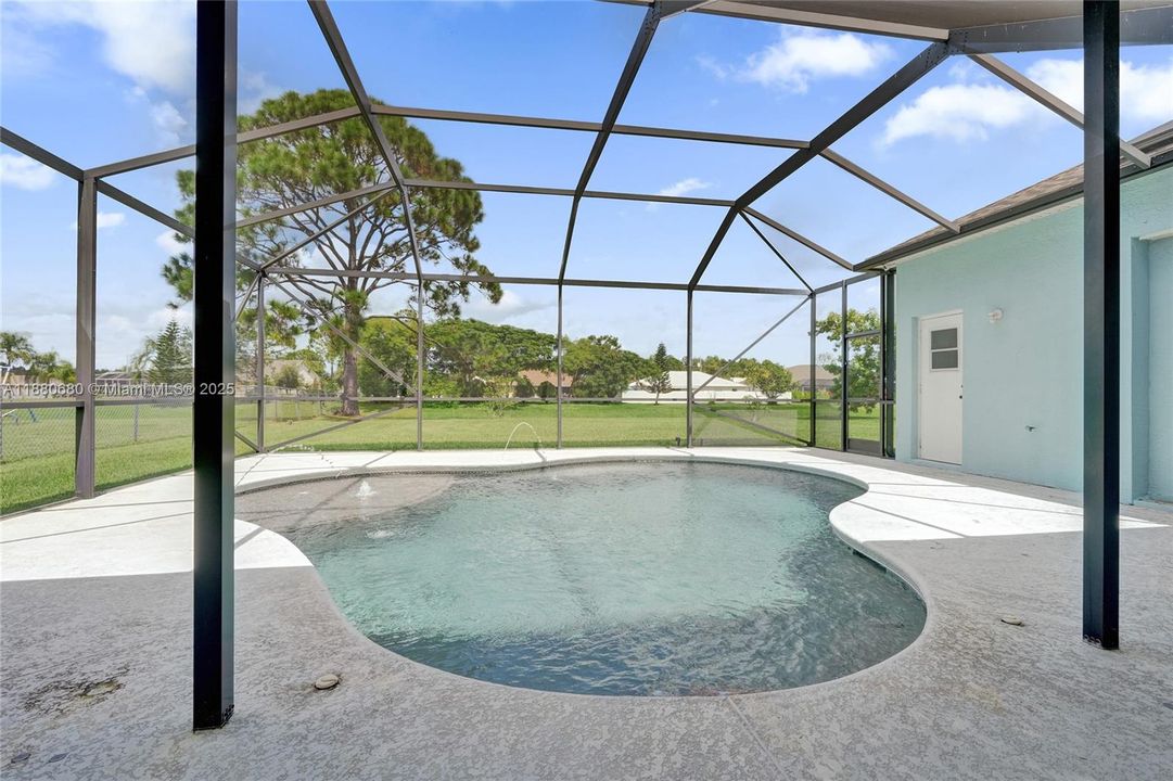 Active With Contract: $499,900 (4 beds, 3 baths, 2409 Square Feet)