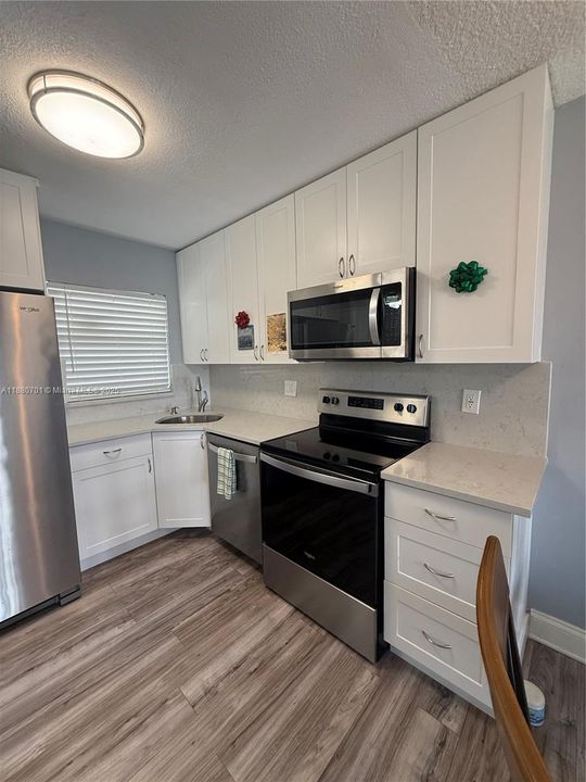 Под контрактом: $83,000 (1 спален, 1 ванн, 640 Квадратных фут)