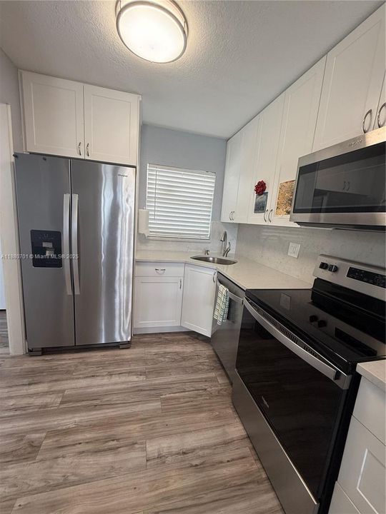 Под контрактом: $83,000 (1 спален, 1 ванн, 640 Квадратных фут)