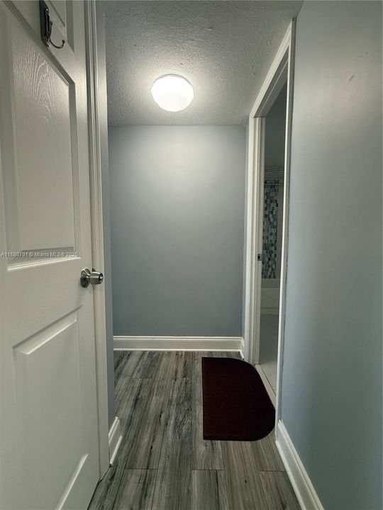 Под контрактом: $83,000 (1 спален, 1 ванн, 640 Квадратных фут)