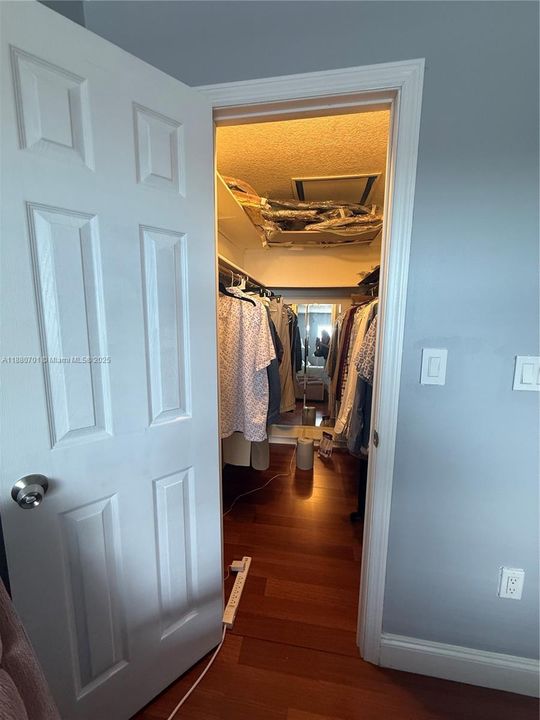 Под контрактом: $83,000 (1 спален, 1 ванн, 640 Квадратных фут)