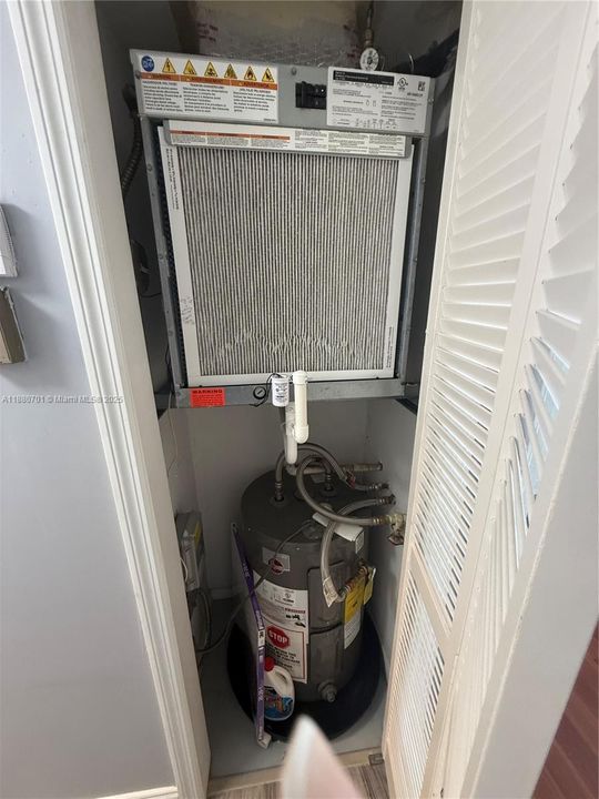 Под контрактом: $83,000 (1 спален, 1 ванн, 640 Квадратных фут)