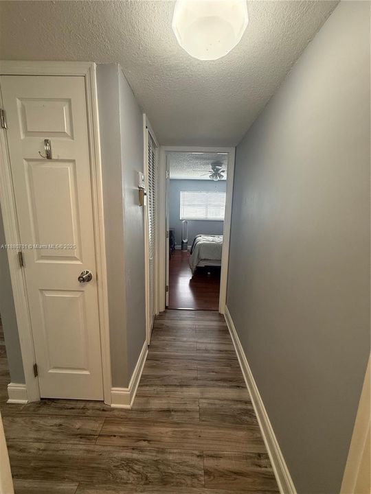 Под контрактом: $83,000 (1 спален, 1 ванн, 640 Квадратных фут)