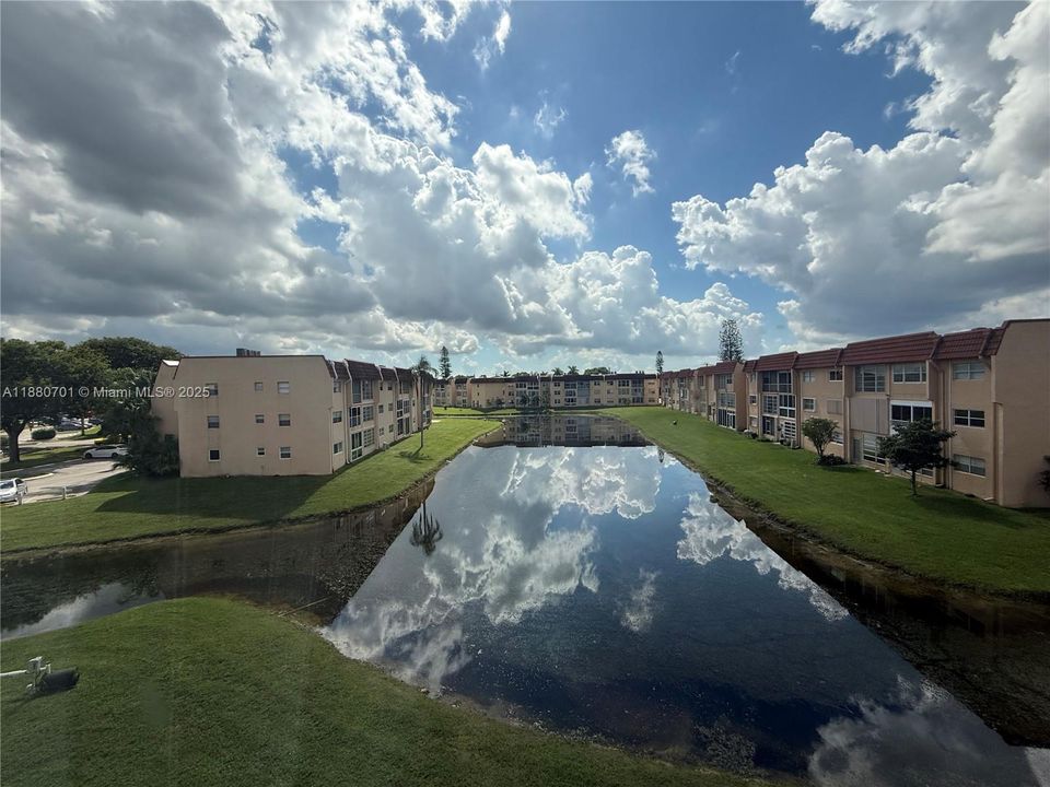 Под контрактом: $83,000 (1 спален, 1 ванн, 640 Квадратных фут)