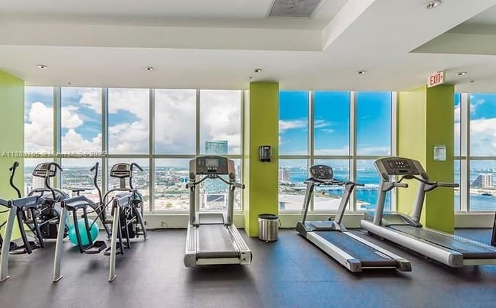 Recently Rented: $2,000 (0 beds, 1 baths, 620 Square Feet)