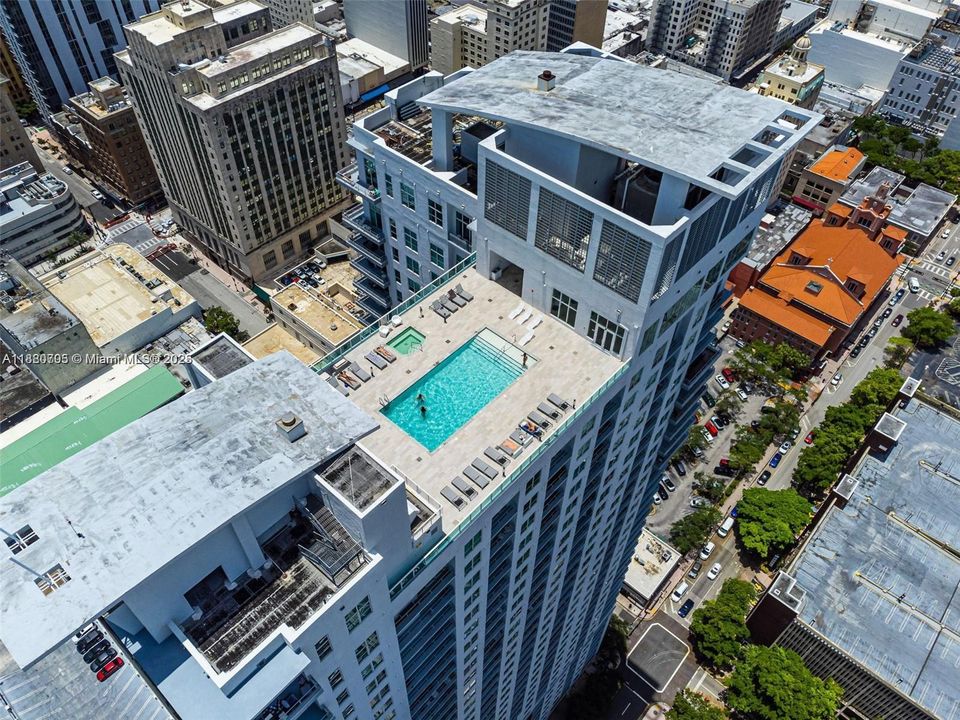 Recently Rented: $2,000 (0 beds, 1 baths, 620 Square Feet)