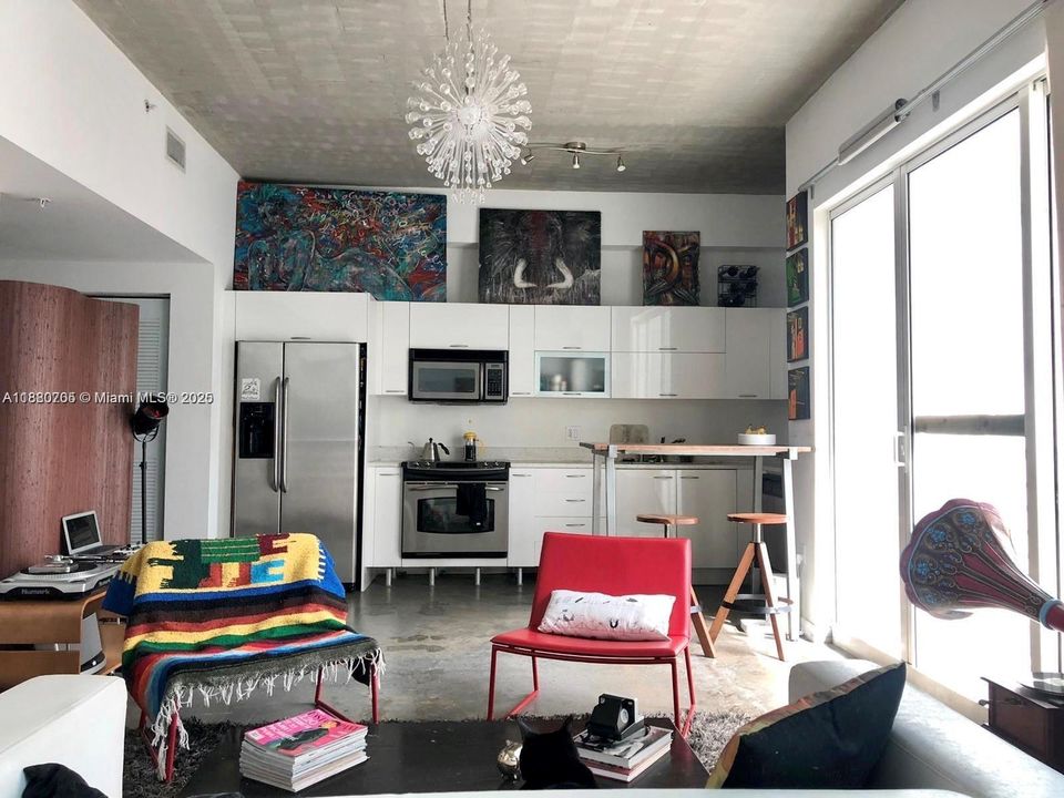 Recently Rented: $2,000 (0 beds, 1 baths, 620 Square Feet)