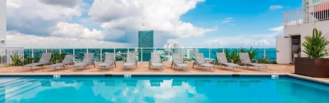 Recently Rented: $2,000 (0 beds, 1 baths, 620 Square Feet)