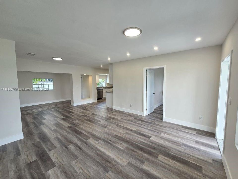 For Sale: $639,000 (4 beds, 2 baths, 1602 Square Feet)