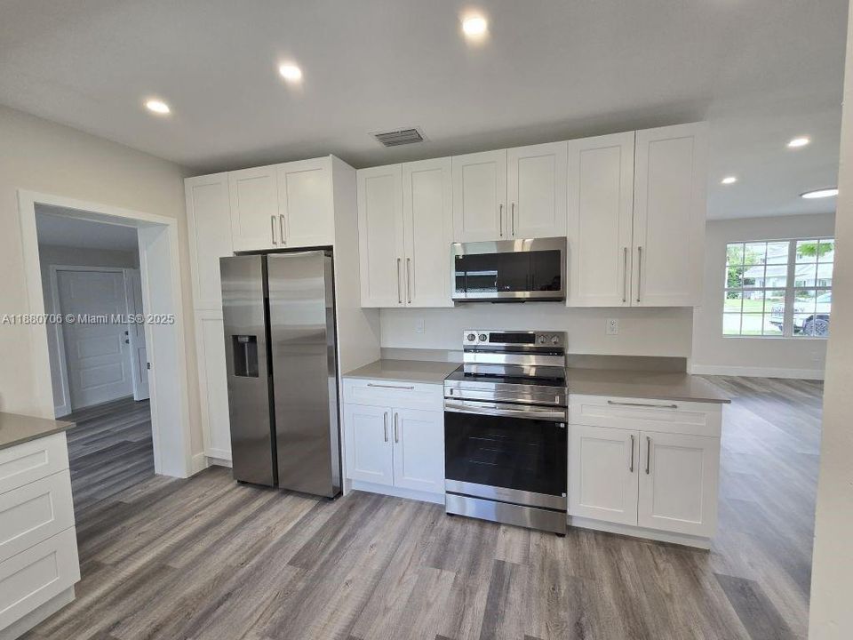 For Sale: $639,000 (4 beds, 2 baths, 1602 Square Feet)