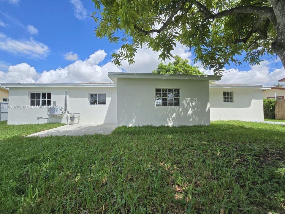 For Sale: $639,000 (4 beds, 2 baths, 1602 Square Feet)