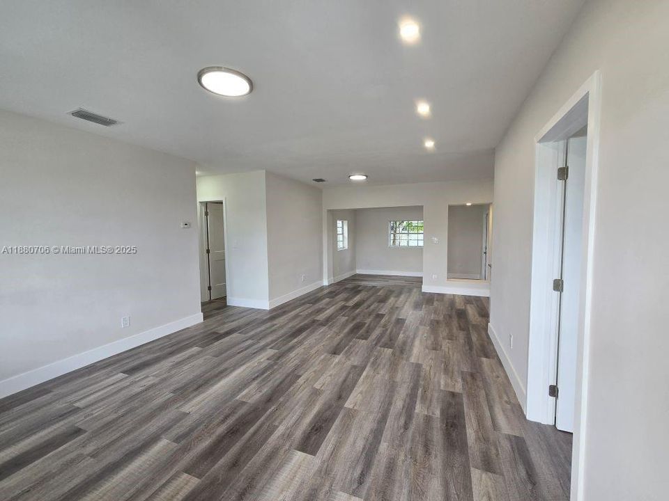 For Sale: $639,000 (4 beds, 2 baths, 1602 Square Feet)