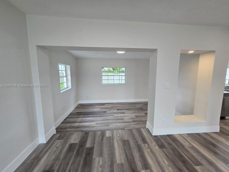 For Sale: $639,000 (4 beds, 2 baths, 1602 Square Feet)