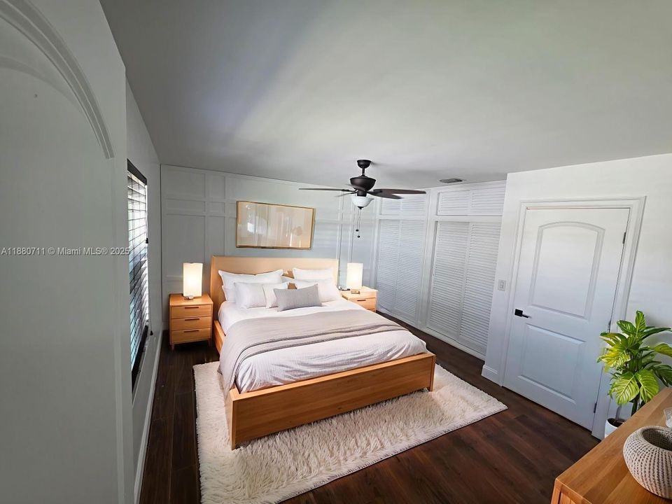 Под контрактом: $759,000 (4 спален, 3 ванн, 1572 Квадратных фут)