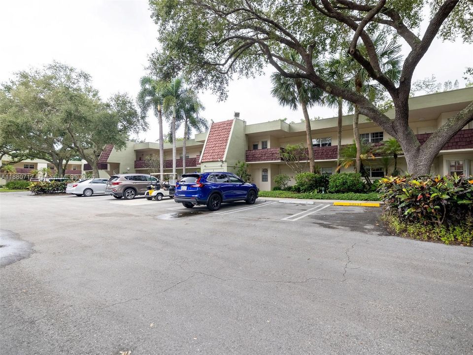 Active With Contract: $189,900 (2 beds, 2 baths, 1112 Square Feet)