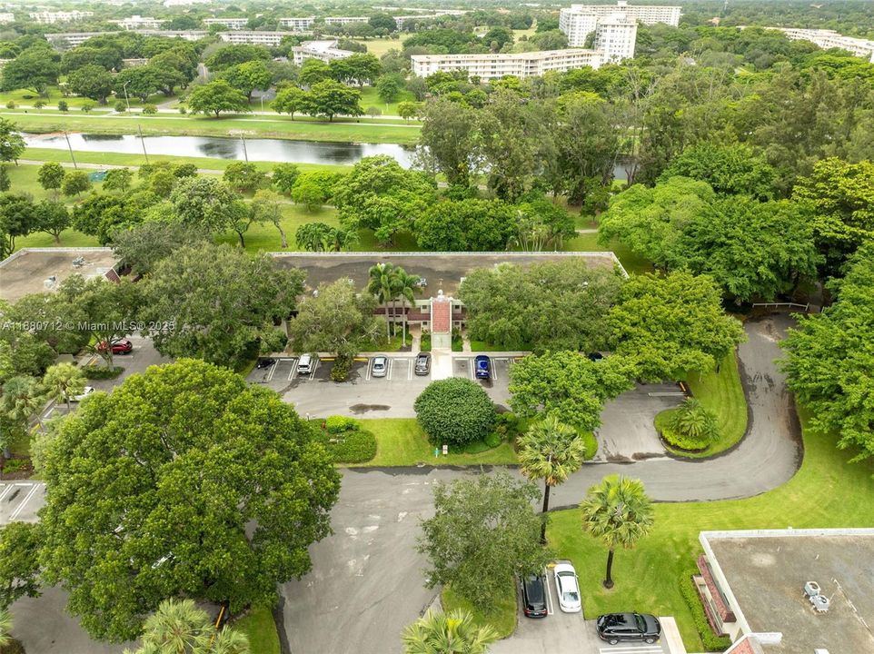 Active With Contract: $189,900 (2 beds, 2 baths, 1112 Square Feet)