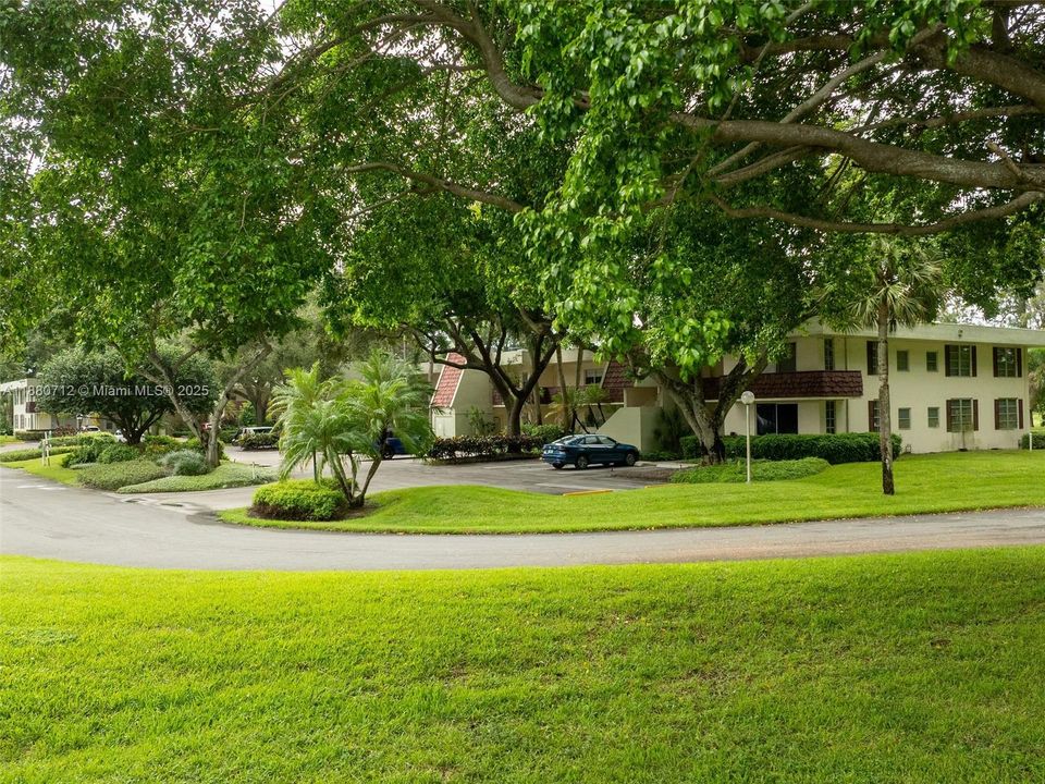 Active With Contract: $189,900 (2 beds, 2 baths, 1112 Square Feet)