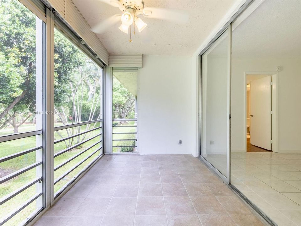 Active With Contract: $189,900 (2 beds, 2 baths, 1112 Square Feet)