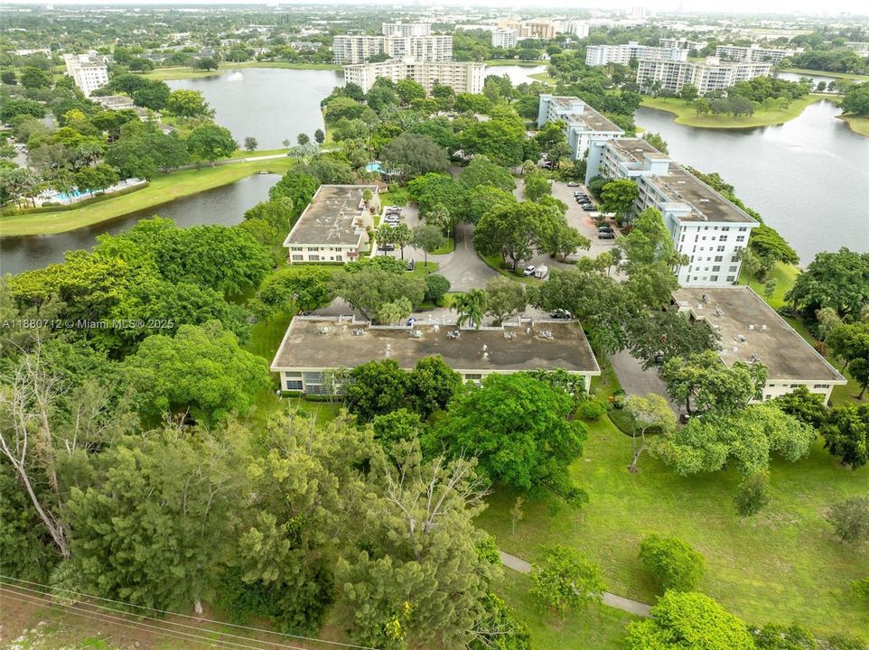 Active With Contract: $189,900 (2 beds, 2 baths, 1112 Square Feet)