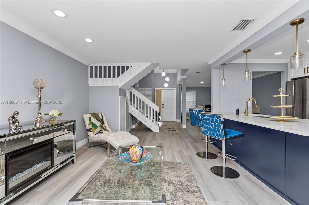 Недавно продано: $415,000 (3 спален, 2 ванн, 1556 Квадратных фут)