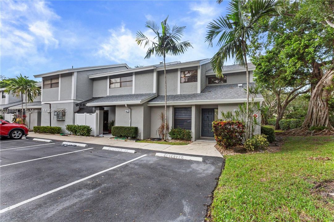 Недавно продано: $415,000 (3 спален, 2 ванн, 1556 Квадратных фут)