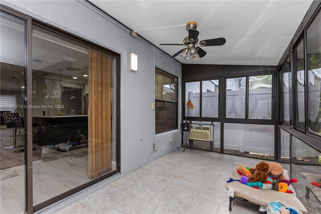 Недавно продано: $415,000 (3 спален, 2 ванн, 1556 Квадратных фут)