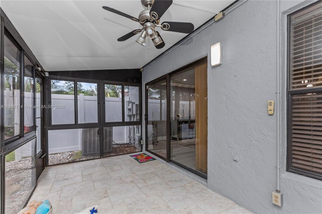 Недавно продано: $415,000 (3 спален, 2 ванн, 1556 Квадратных фут)