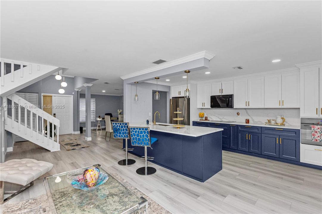 Недавно продано: $415,000 (3 спален, 2 ванн, 1556 Квадратных фут)