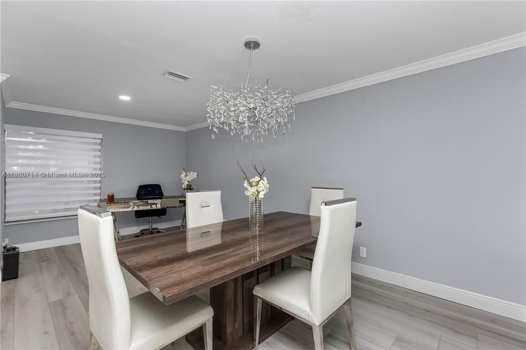 Недавно продано: $415,000 (3 спален, 2 ванн, 1556 Квадратных фут)