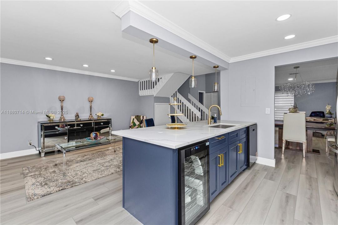 Недавно продано: $415,000 (3 спален, 2 ванн, 1556 Квадратных фут)