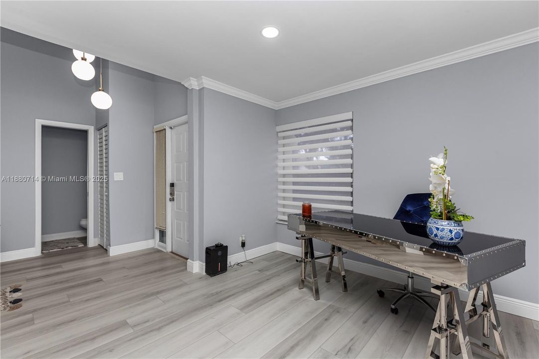 Недавно продано: $415,000 (3 спален, 2 ванн, 1556 Квадратных фут)