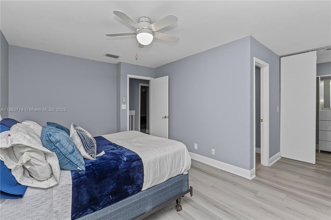 Недавно продано: $415,000 (3 спален, 2 ванн, 1556 Квадратных фут)