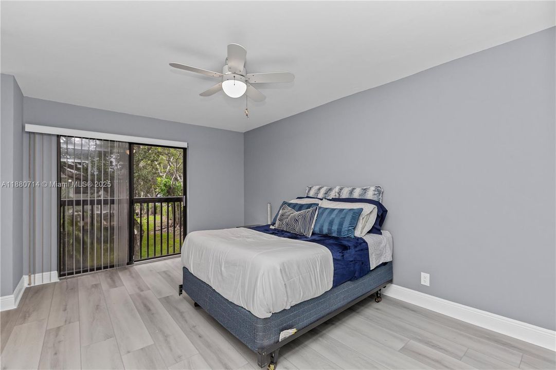 Недавно продано: $415,000 (3 спален, 2 ванн, 1556 Квадратных фут)