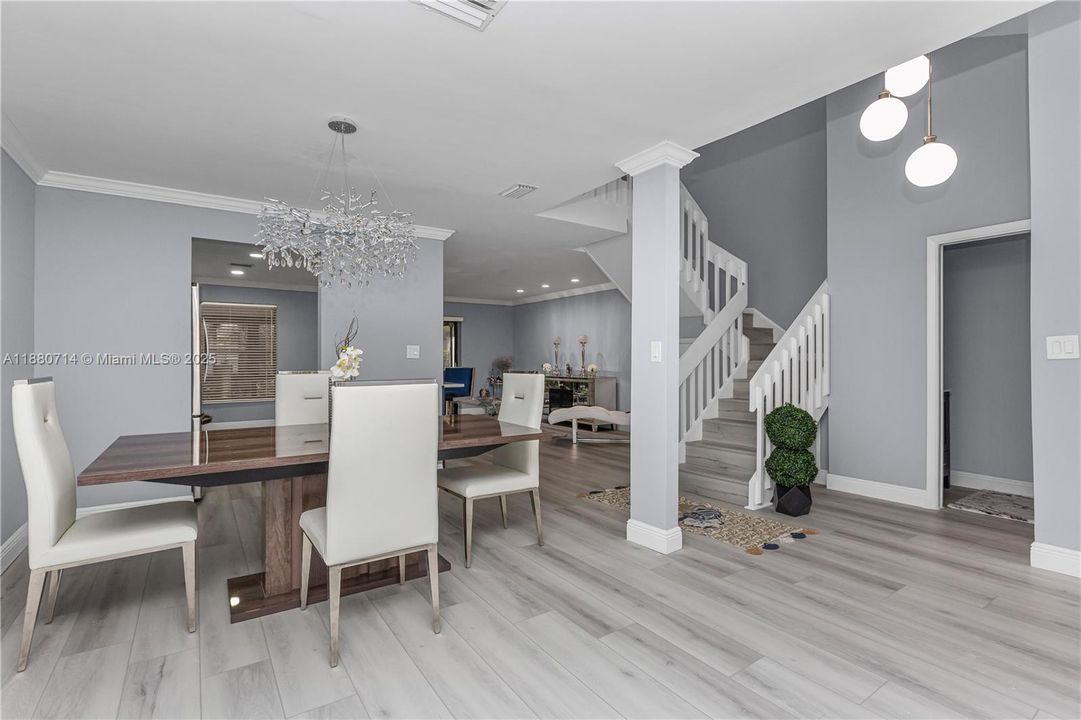 Недавно продано: $415,000 (3 спален, 2 ванн, 1556 Квадратных фут)