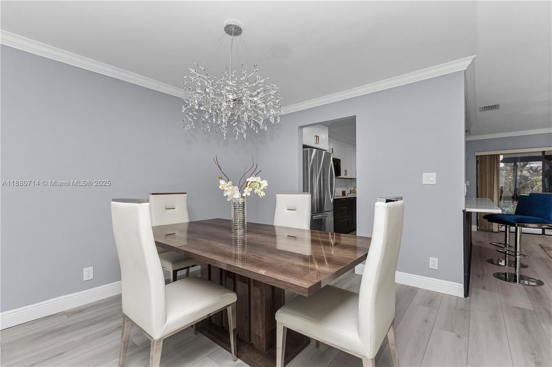 Недавно продано: $415,000 (3 спален, 2 ванн, 1556 Квадратных фут)