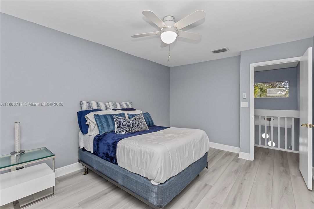 Недавно продано: $415,000 (3 спален, 2 ванн, 1556 Квадратных фут)