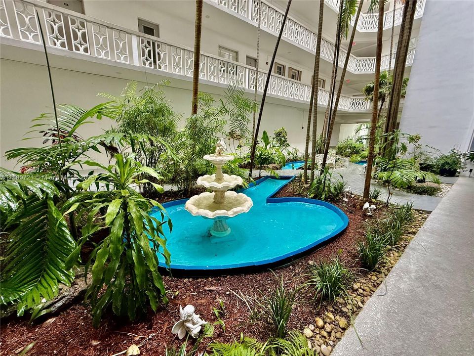 En Venta: $293,000 (1 camas, 1 baños, 919 Pies cuadrados)